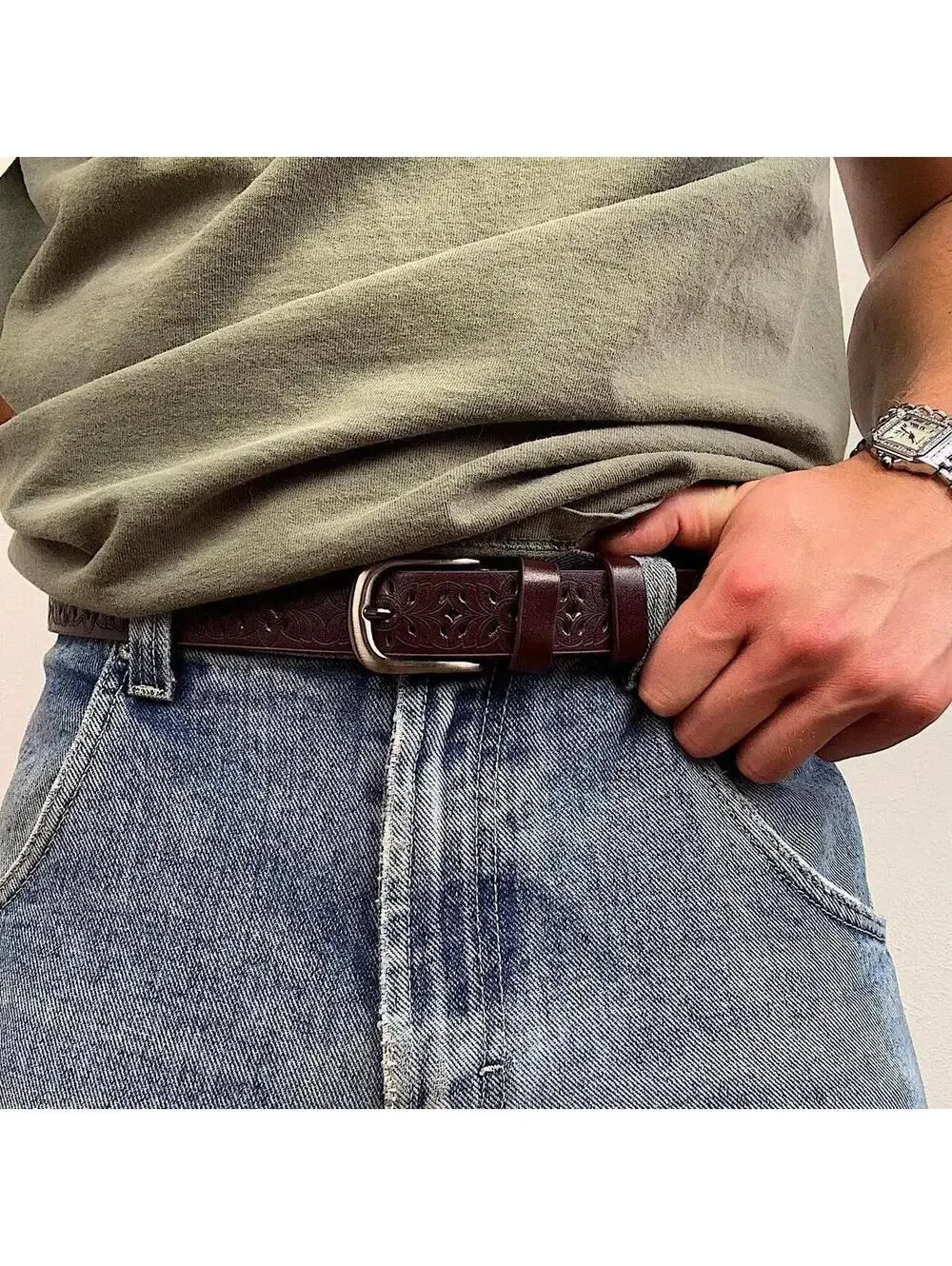 American Western Cowboy vintage style brown belt. 40 inches length